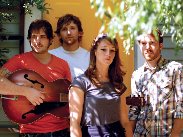 00218_Headlights-yellow-door_pressroom_big